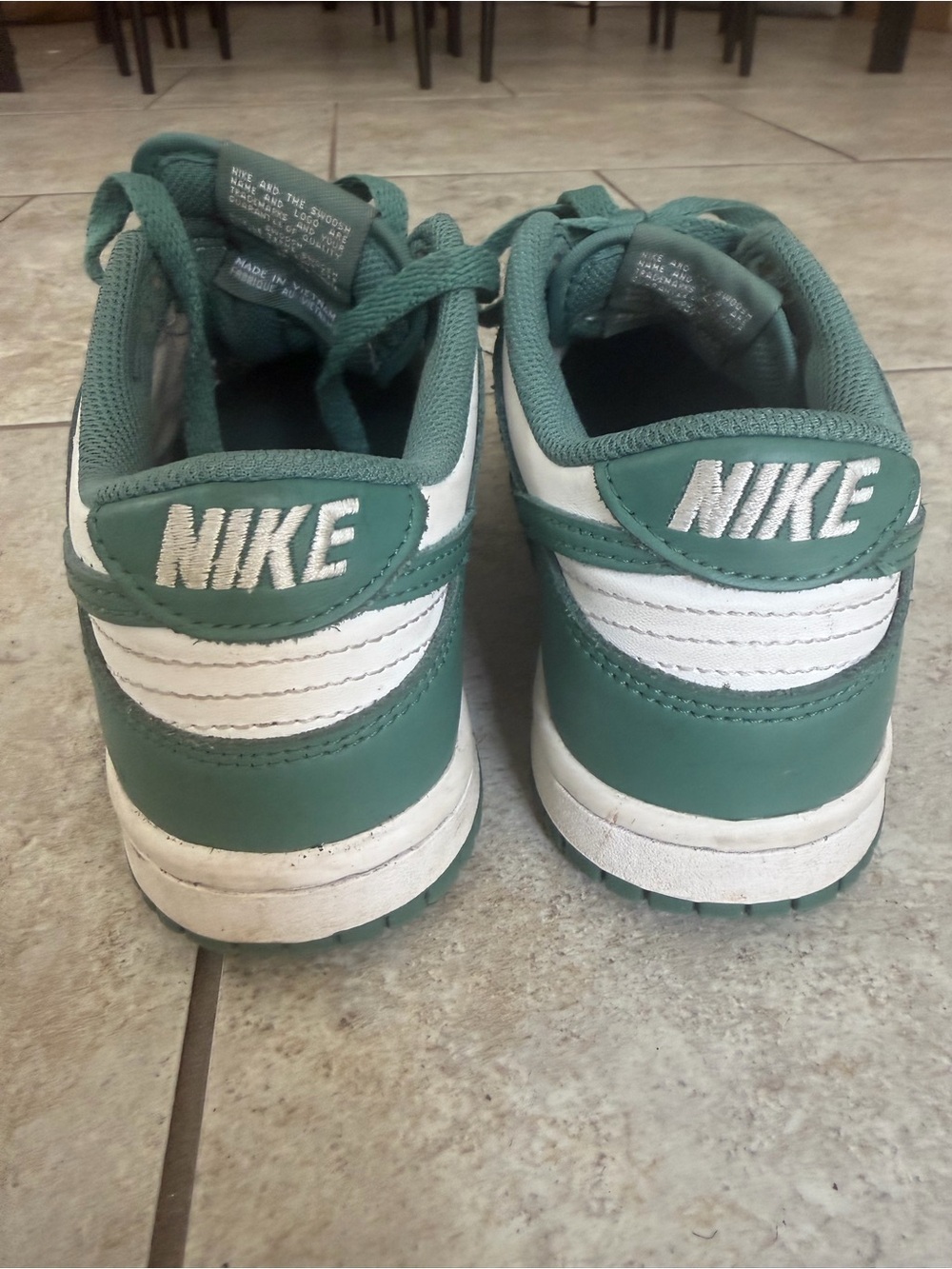 Nike Kids Low-Top Sneakers in Teal and White